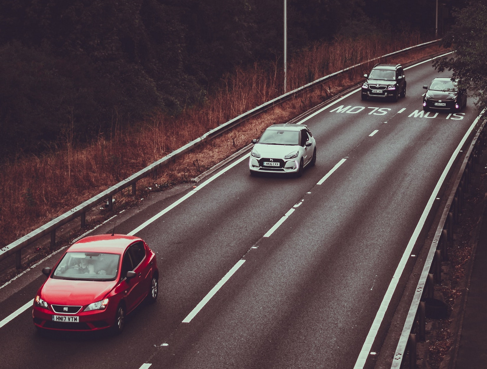 Auto-überholen_unsplash